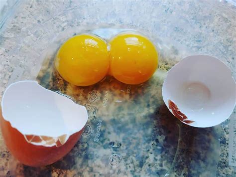 Double yolk association occultism